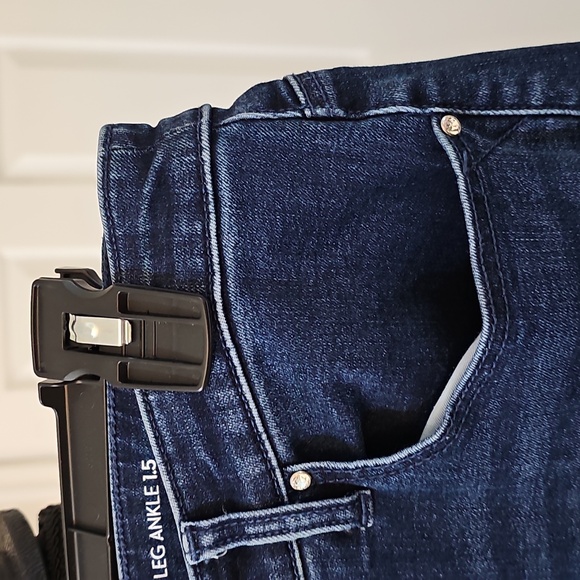 Jeans - Picture 6 of 16